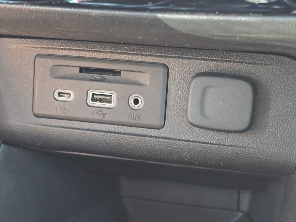 Used 2020 Black Buick Select image 7
