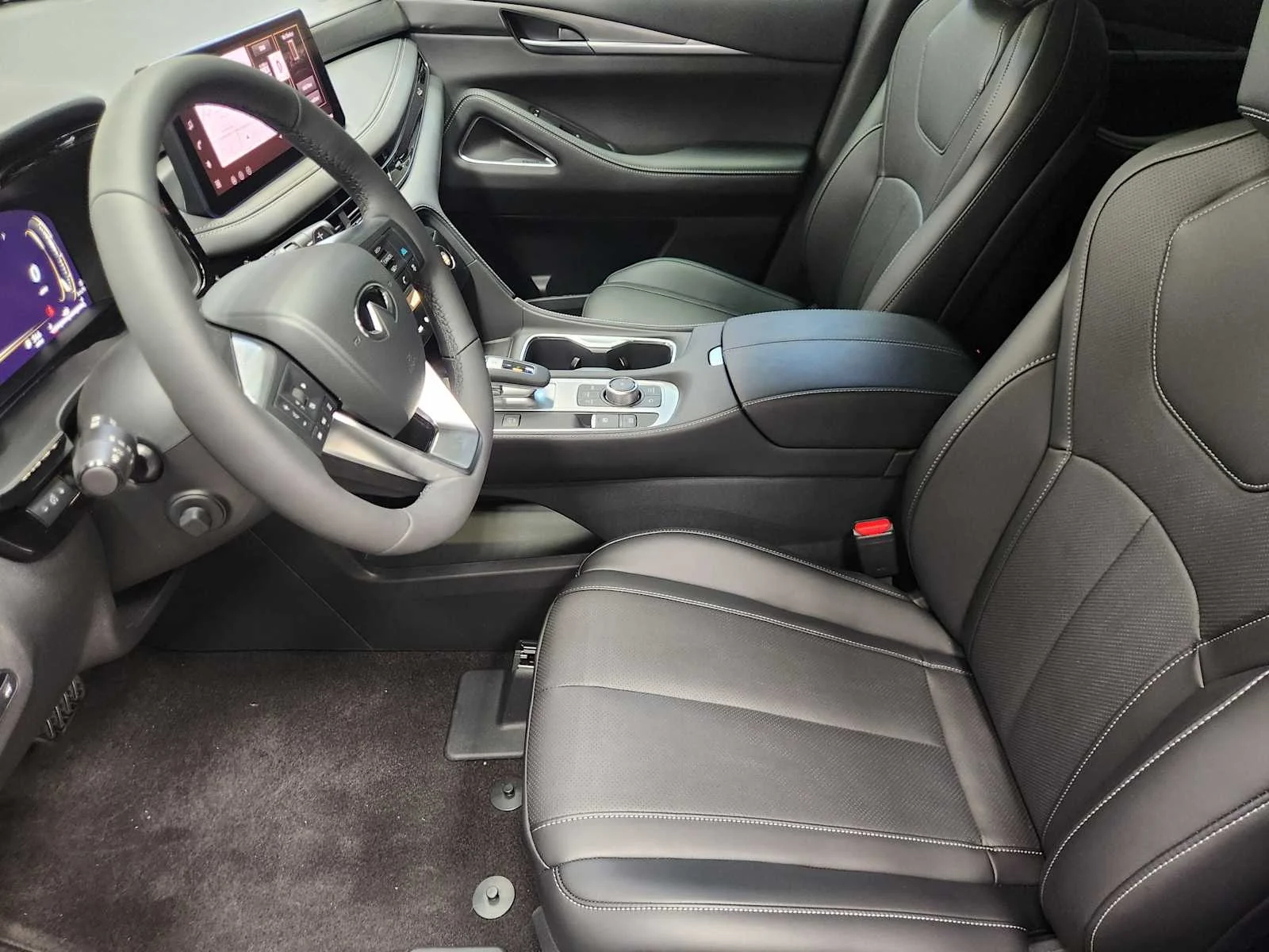 New 2027 MINERAL BLACK INFINITI Luxe FWD image 9