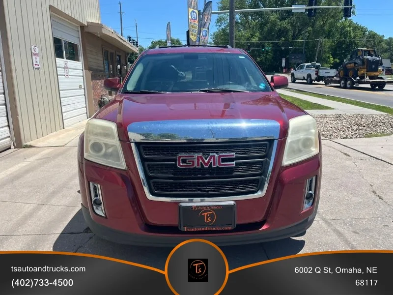 Used 2011 Red GMC SLT Sport Utility 4D image 3