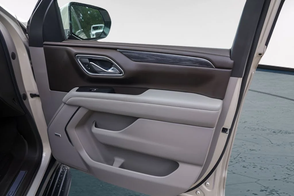 Used 2023 Beige GMC SLT image 33