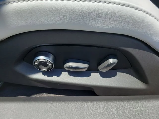 New 2026 Arctic White Chevrolet 2LT image 19