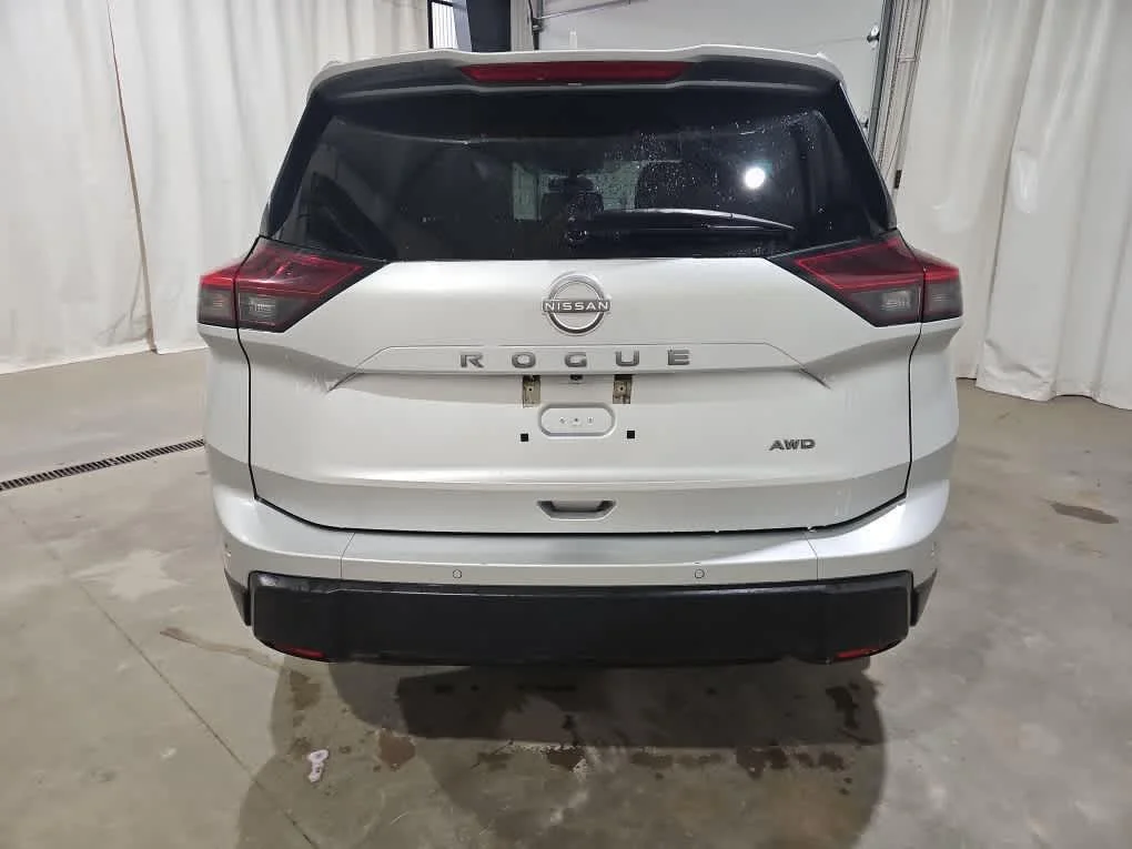 Used 2025 Brilliant Silver Metallic Nissan SV image 7