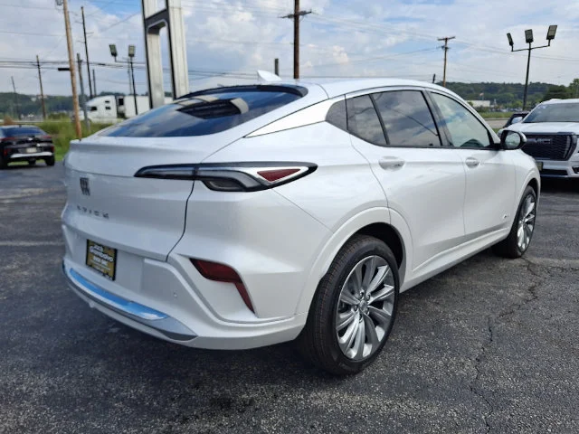New 2026 WHITE FROST TRICOAT Buick Avenir image 6
