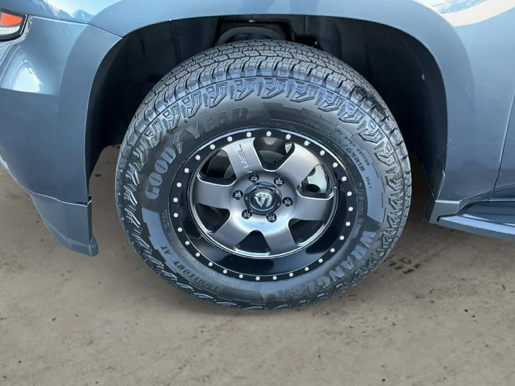 Used 2019 SHADOW GRAY METALLIC Chevrolet LT image 13