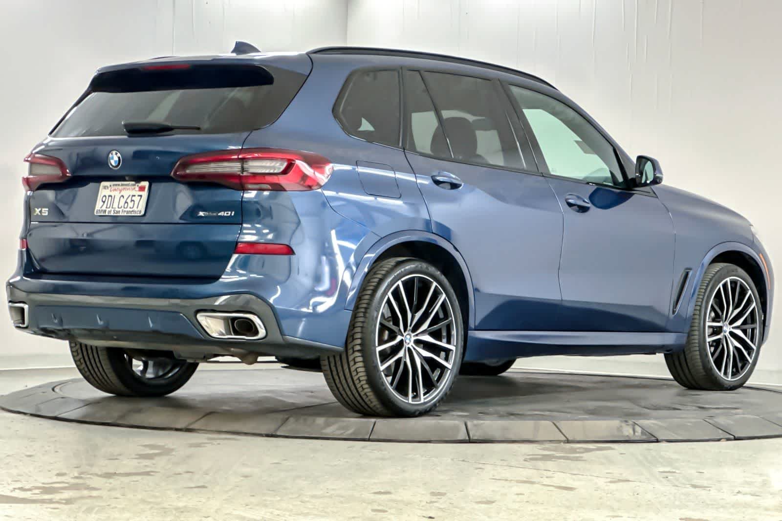 Used 2023 Phytonic Blue Metallic BMW xDrive40i image 2