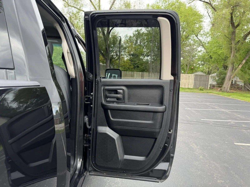 Used 2018  Ram Express image 26