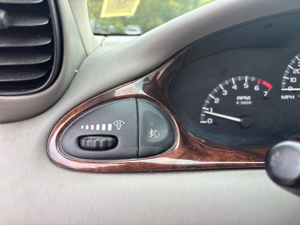 Used 2003 Silver Chevrolet LS image 18