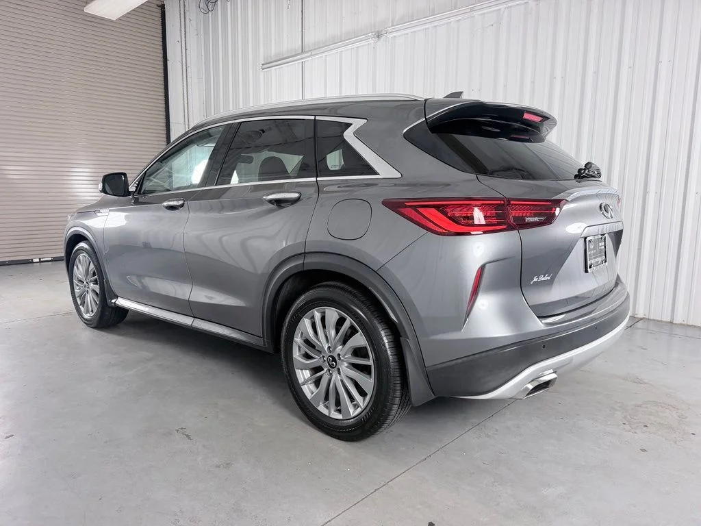 Used 2023 Gray INFINITI LUXE image 7