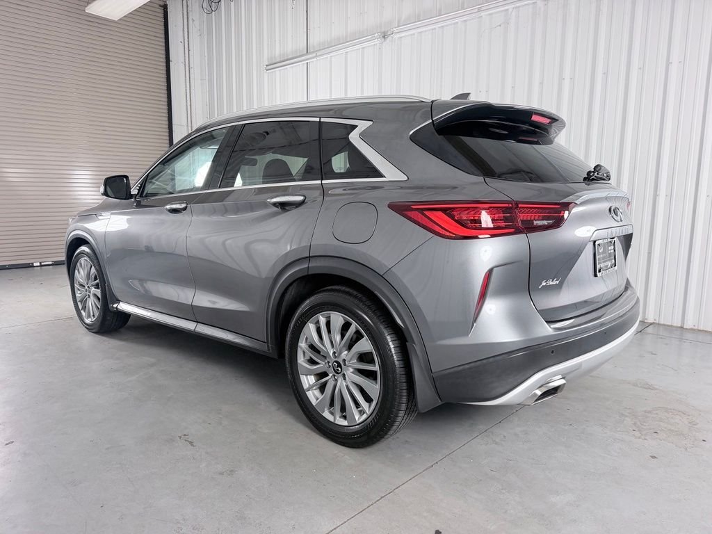 Used 2023 Gray INFINITI LUXE image 7