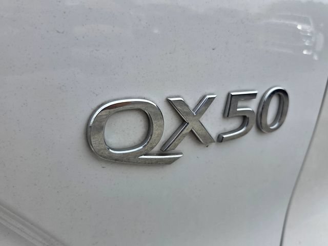 Used 2023 Lunar White INFINITI LUXE image 15