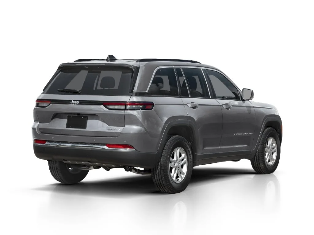 Used 2025 Gray Jeep Laredo X image 2