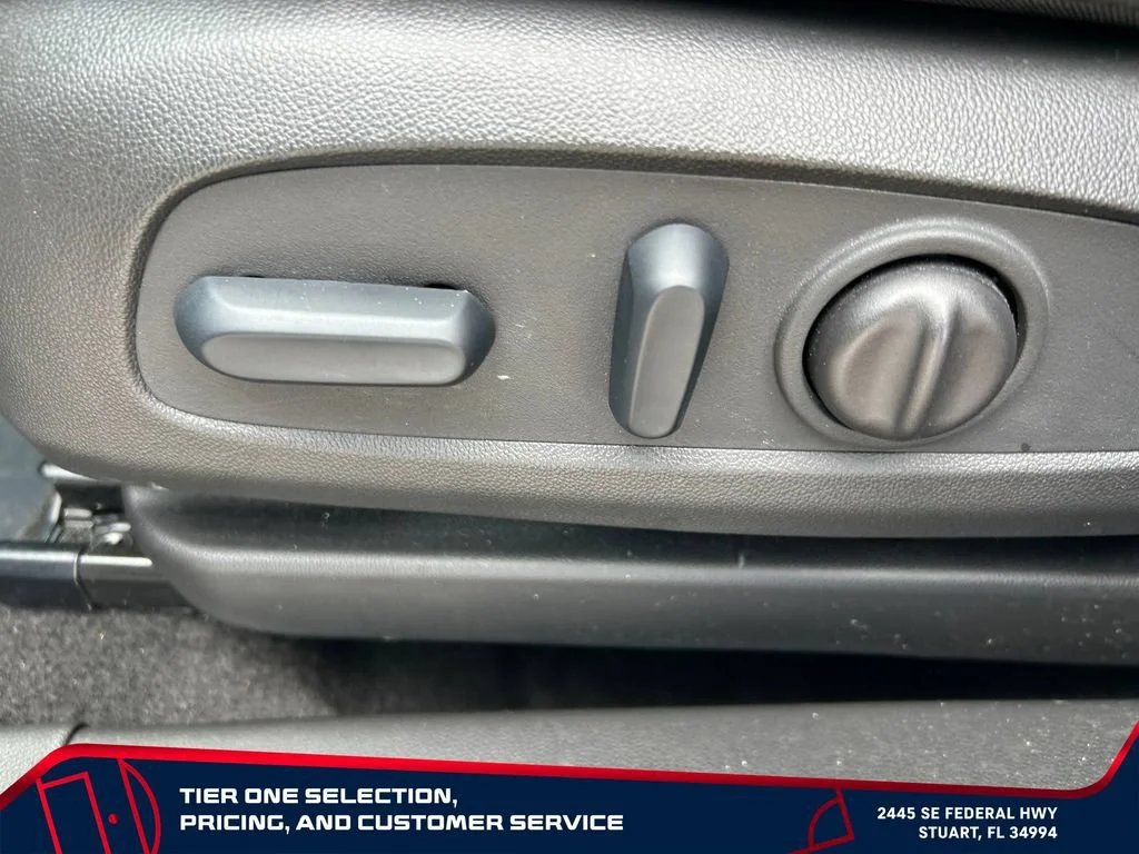 Used 2023 White Frost Tricoat Buick Select image 15