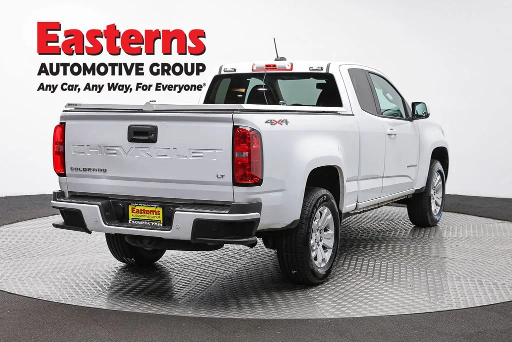 Used 2022 White Chevrolet LT image 5