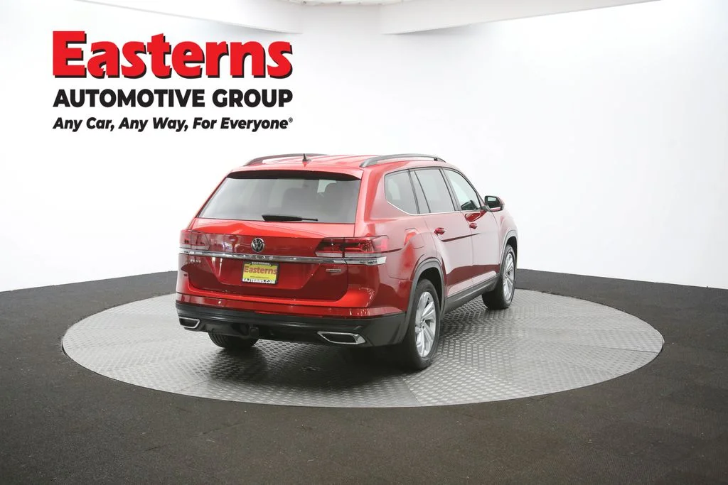 Used 2022 Red Volkswagen 3.6L V6 SE w/Technology image 35