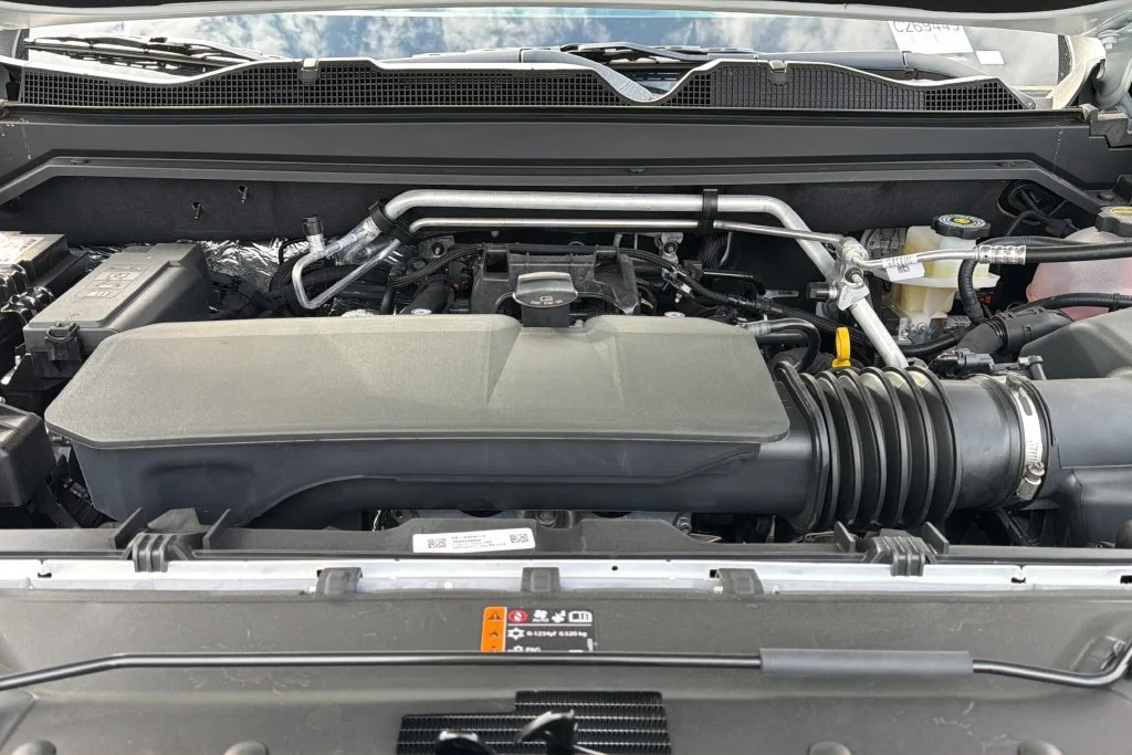 New 2026 Summit White Chevrolet Trail Boss image 10