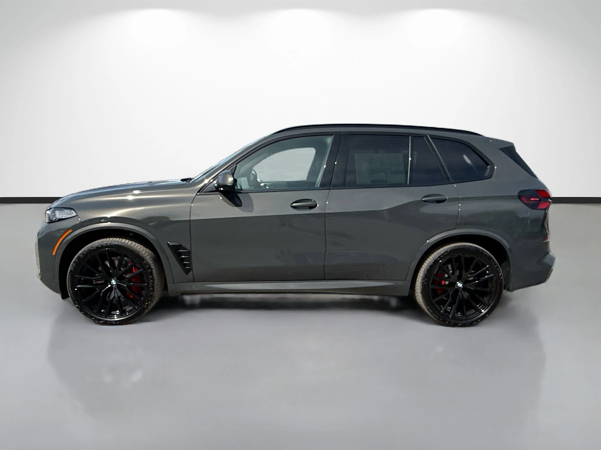 New 2026 Dravit Grey Metallic BMW sDrive40i image 6