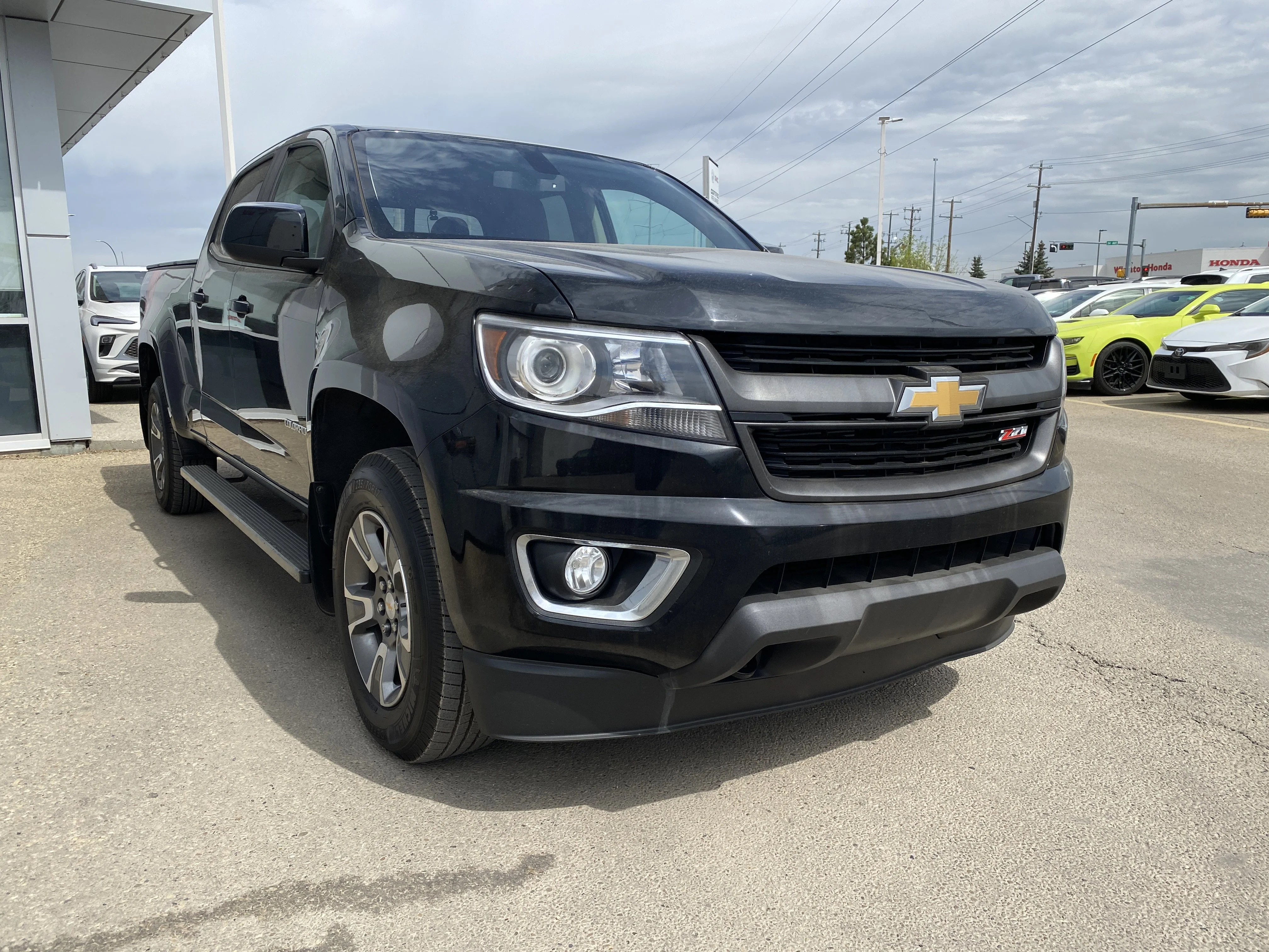 Certified Used 2020 Black Chevrolet 4WD Z71 Crew Cab  * LONG WHEEL BASE * BOSE SOUND SYSTEM * 3.6L V6 * image 7