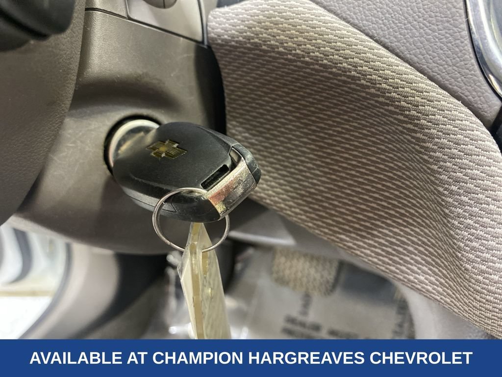 Used 2017 SUMMIT WHITE Chevrolet LT image 22