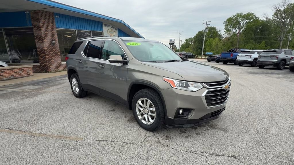 Used 2019 Chevrolet Traverse 1LT with VIN 1GNERGKW4KJ212376 for sale in Brazil, IN