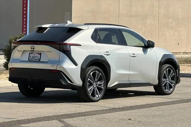 Certified Used 2023 ELEMENTAL SILVER Toyota  image 5