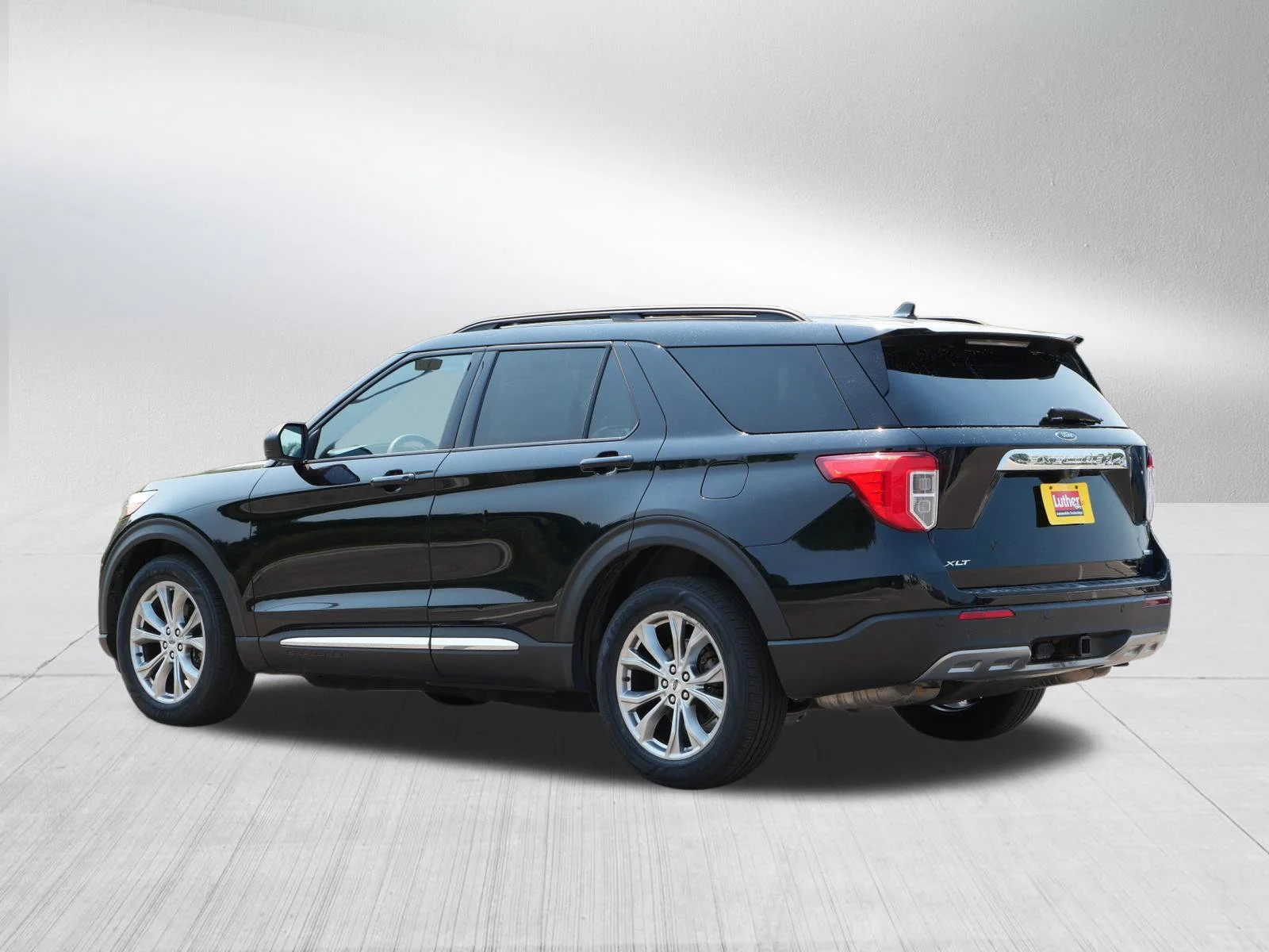 Used 2020 Agate Black Metallic Ford XLT image 5