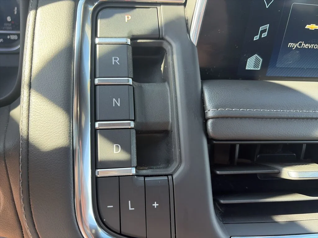 Used 2023 Gray Chevrolet LT image 28