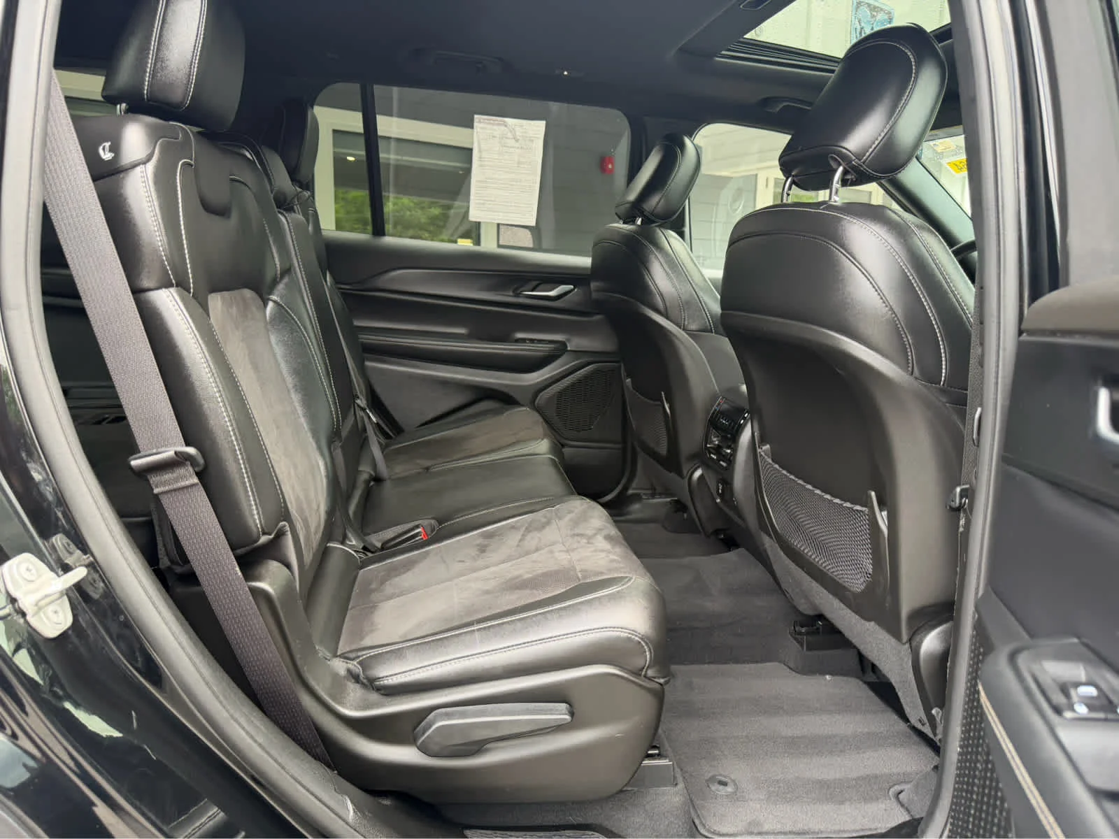 Used 2023 Diamond Black Crystal Pearlcoat Jeep Altitude image 14