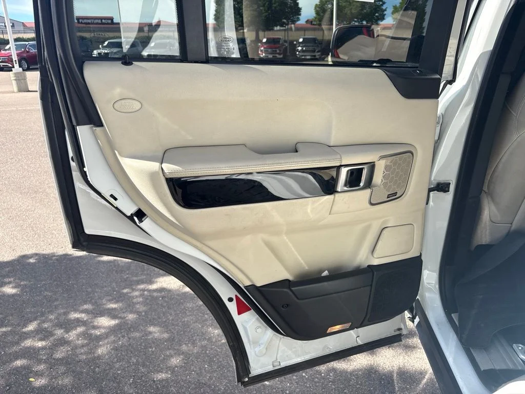 Used 2011  Land Rover Supercharged image 16