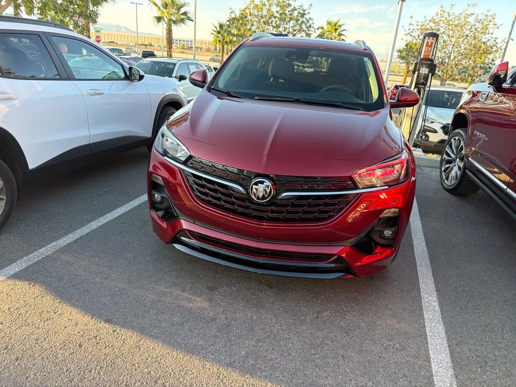 Used 2022 Red Buick Select image 7