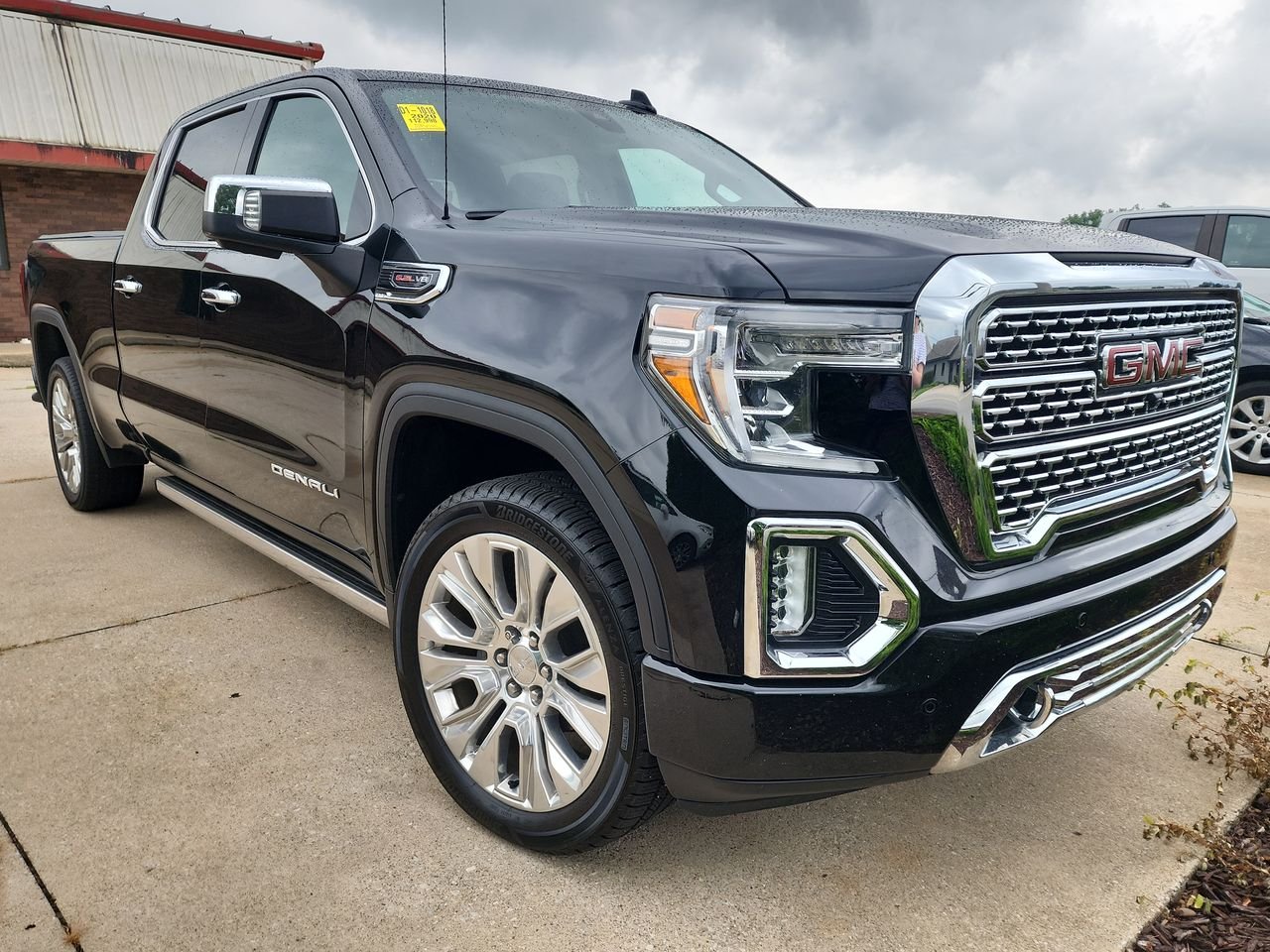 Used 2020 Onyx Black GMC Denali image 1