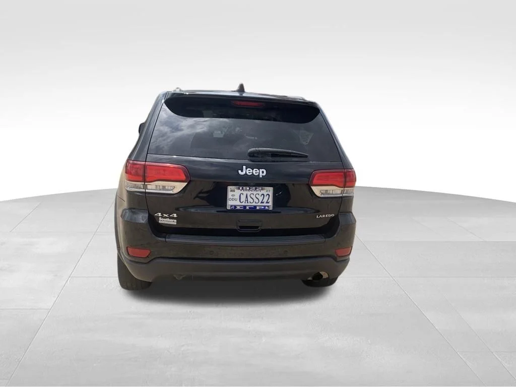 Used 2022 Black Jeep Laredo E image 15
