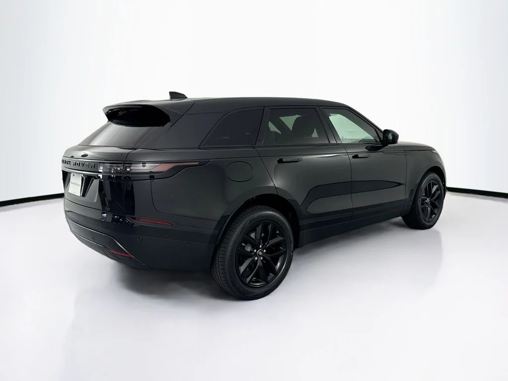 New 2026 Santorini Black Land Rover S image 5