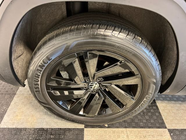 Certified Used 2023 Gray Volkswagen 3.6L V6 SE w/Technology image 15