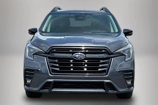 Used 2023 Gray Subaru Onyx Edition image 3