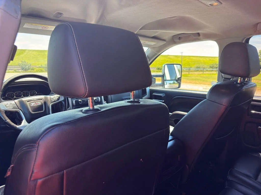 Used 2016 White GMC SLT image 22