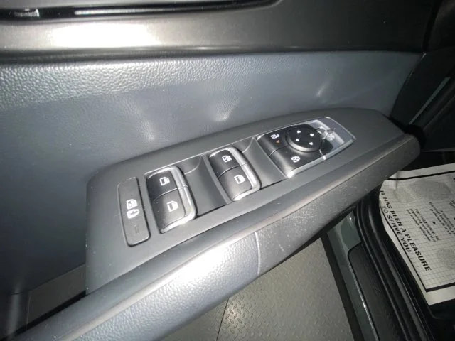 Used 2025 Green Kia EX image 13