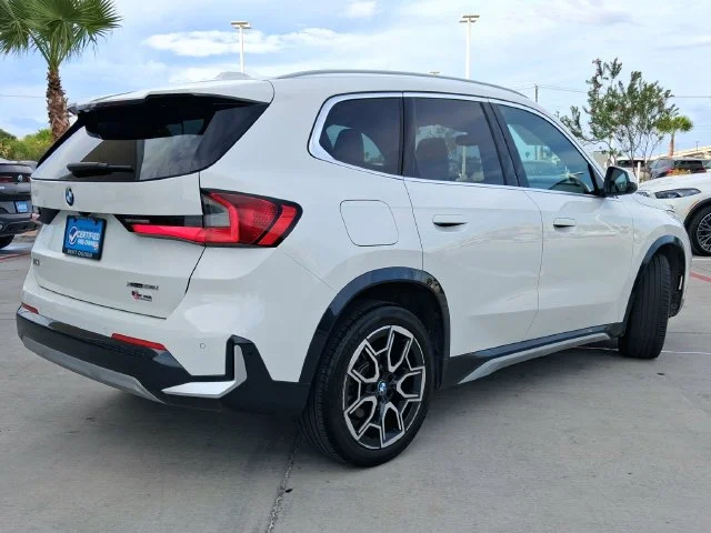 Used 2026 White BMW xDrive28i image 7