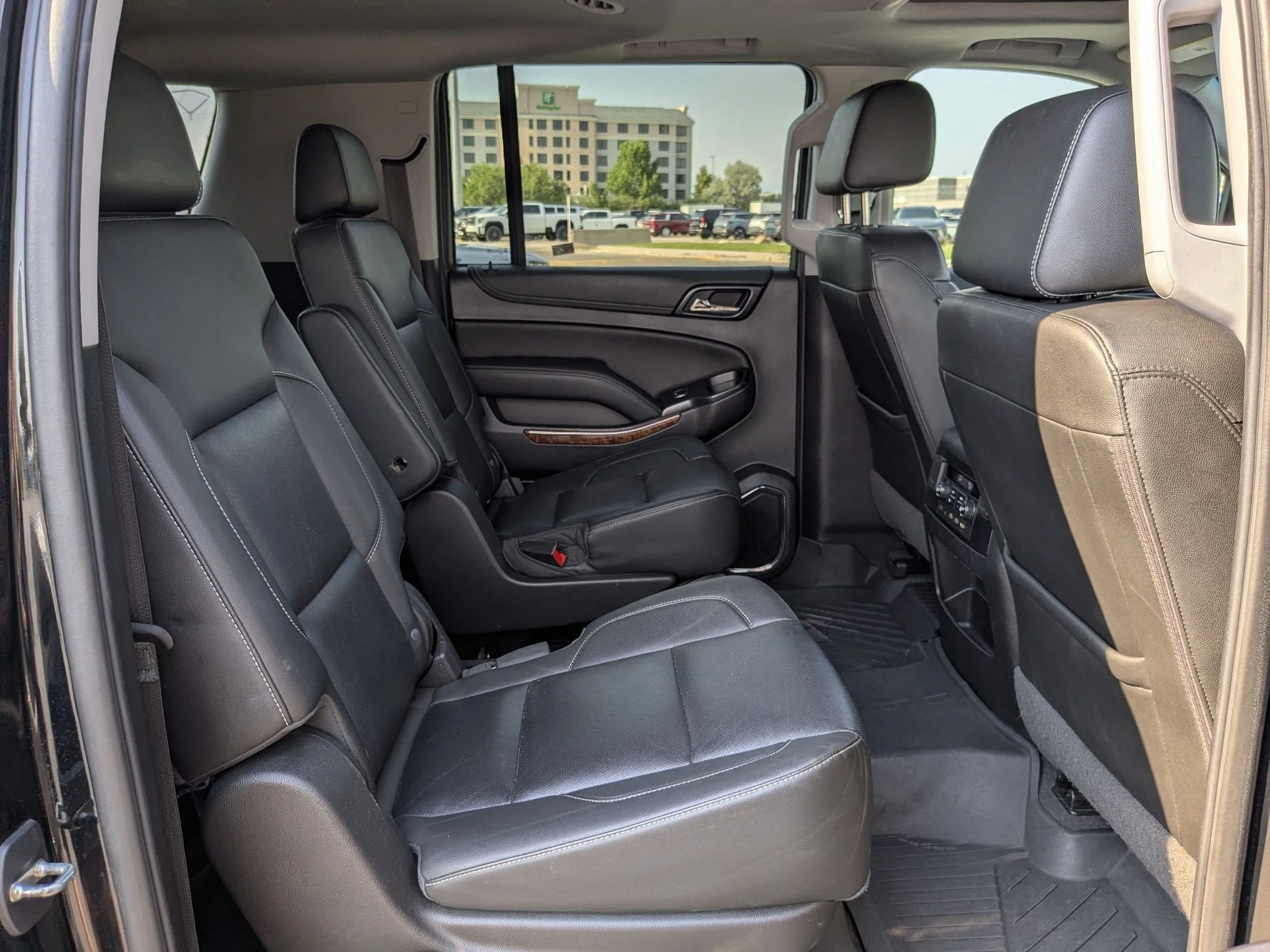 Used 2020 Black Chevrolet Premier image 28