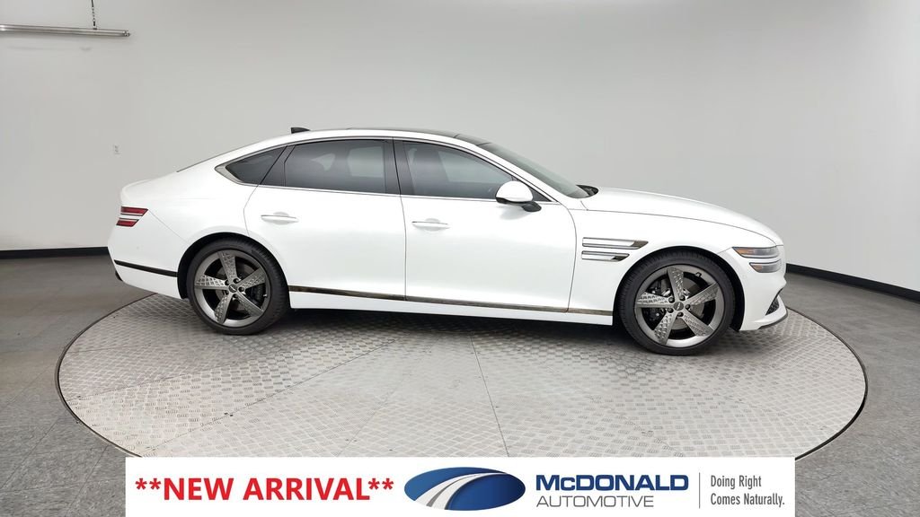 Used 2024 White Genesis 3.5T image 9