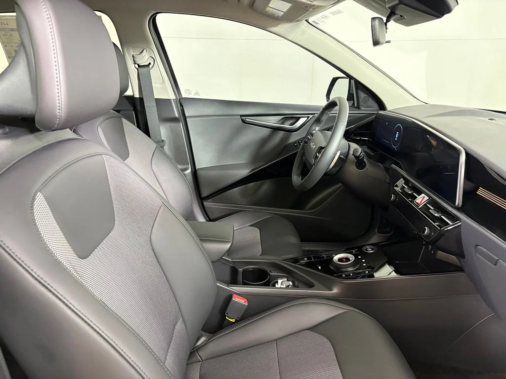 New 2026 Steel Gray Kia WIND image 14