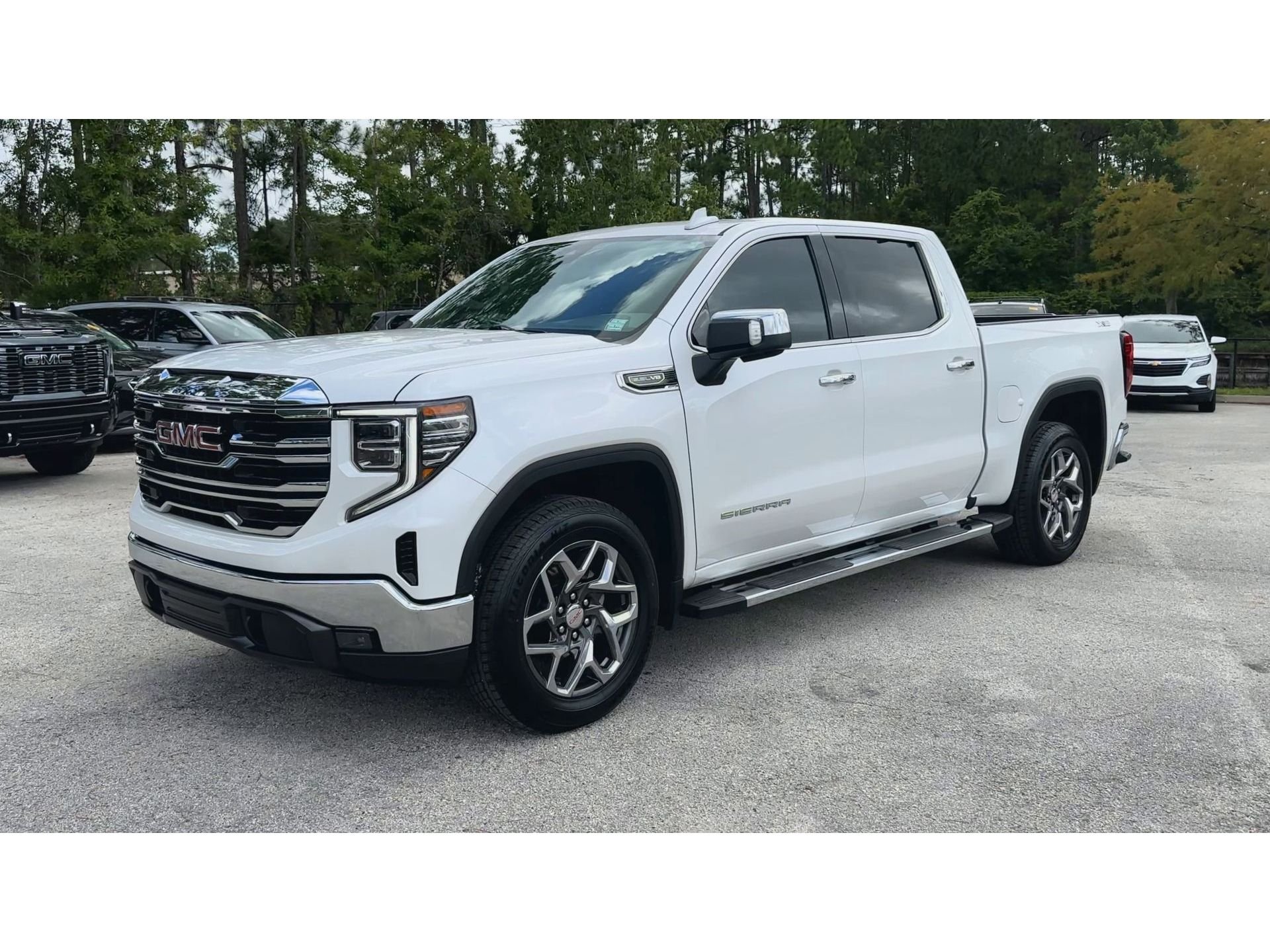 2023 GMC Sierra 1500 SLT - Photo 4