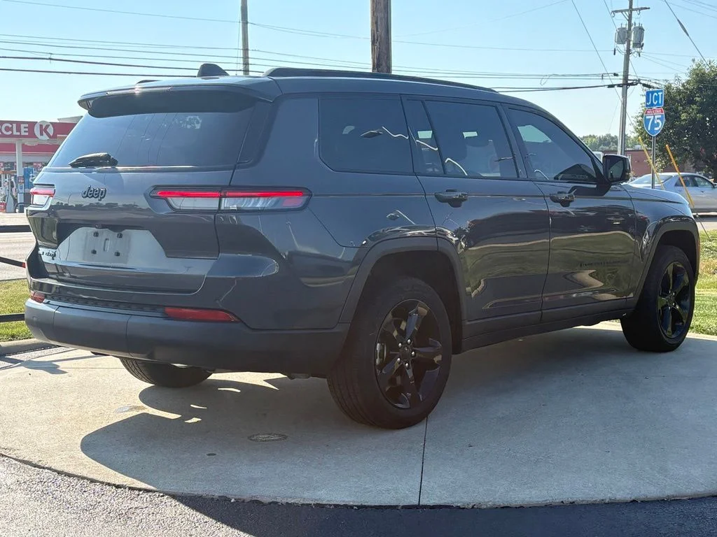 Used 2022 Baltic Gray Metallic Clearcoat Jeep Altitude image 7