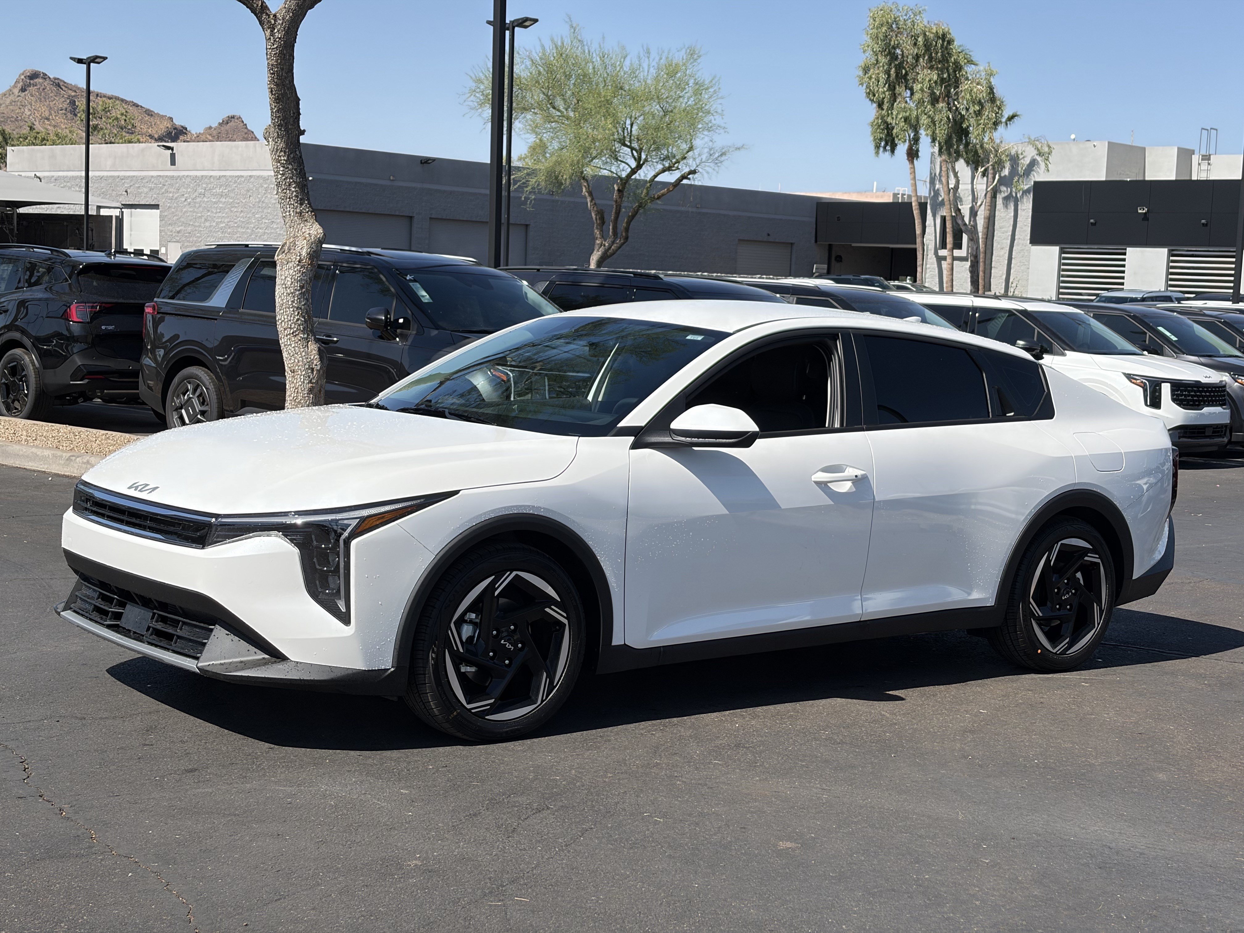 New 2026 Snow White Pearl Kia EX image 6
