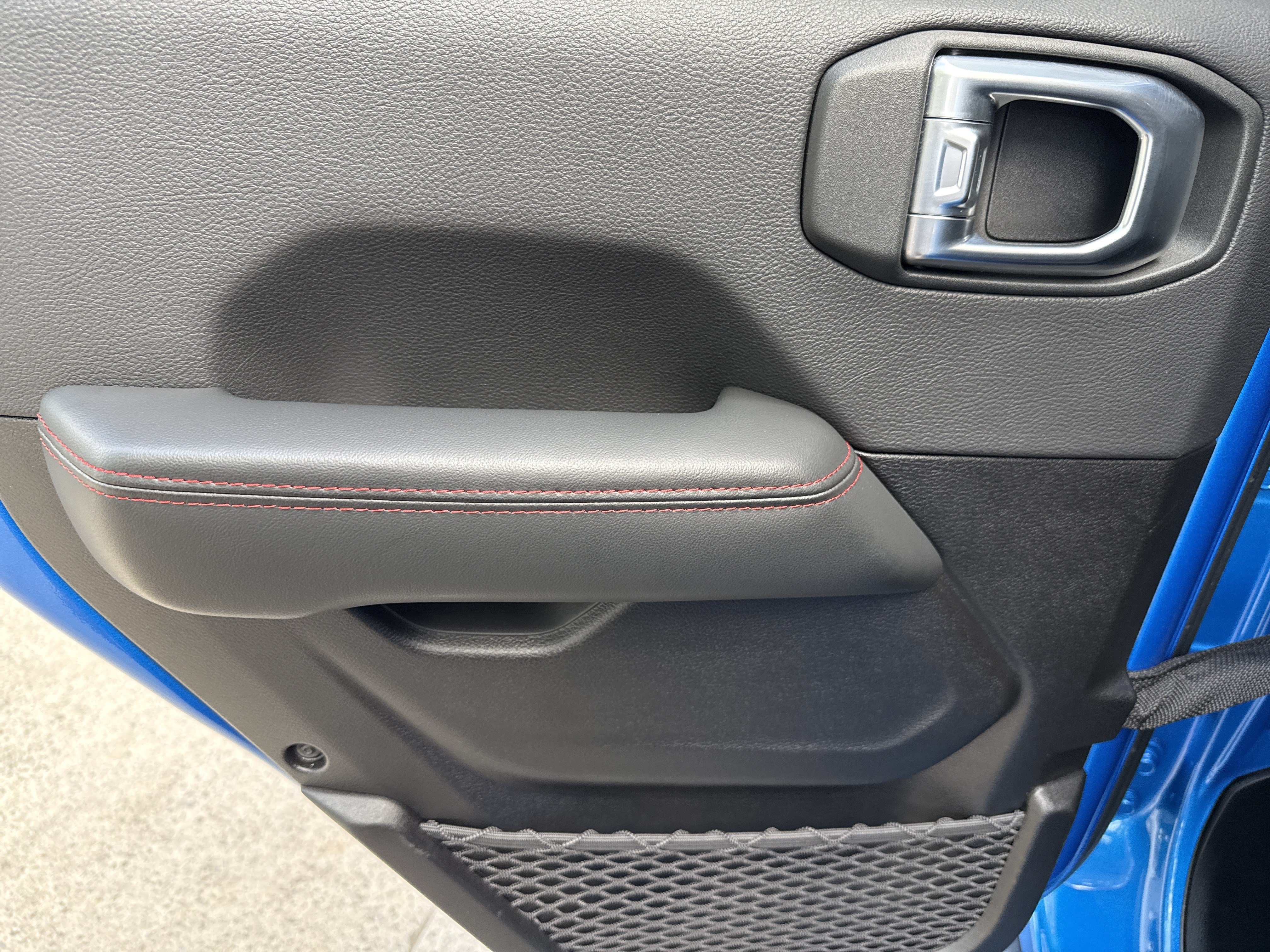 Used 2024 Hydro Blue Pearlcoat Jeep Rubicon X image 23