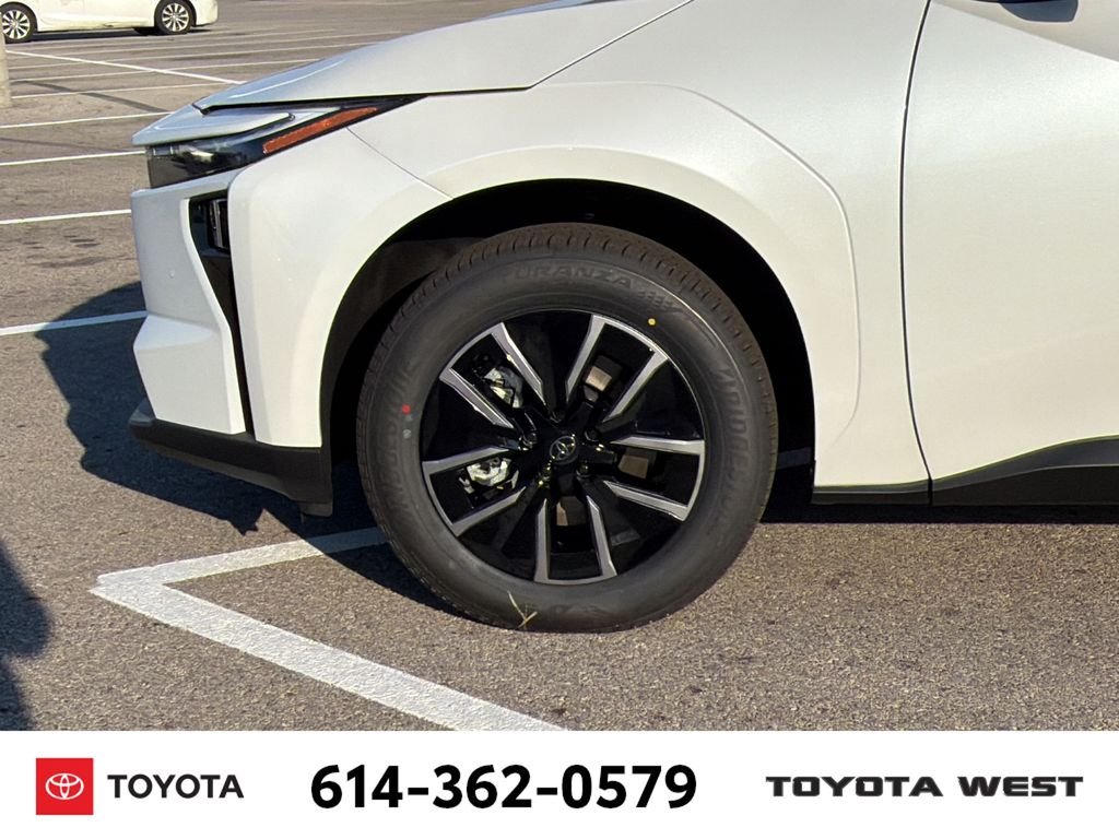 New 2026 Wind Chill Pearl Toyota XLE image 11