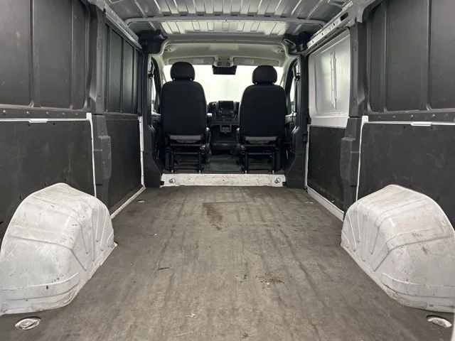 Used 2025 White Ram Base image 25