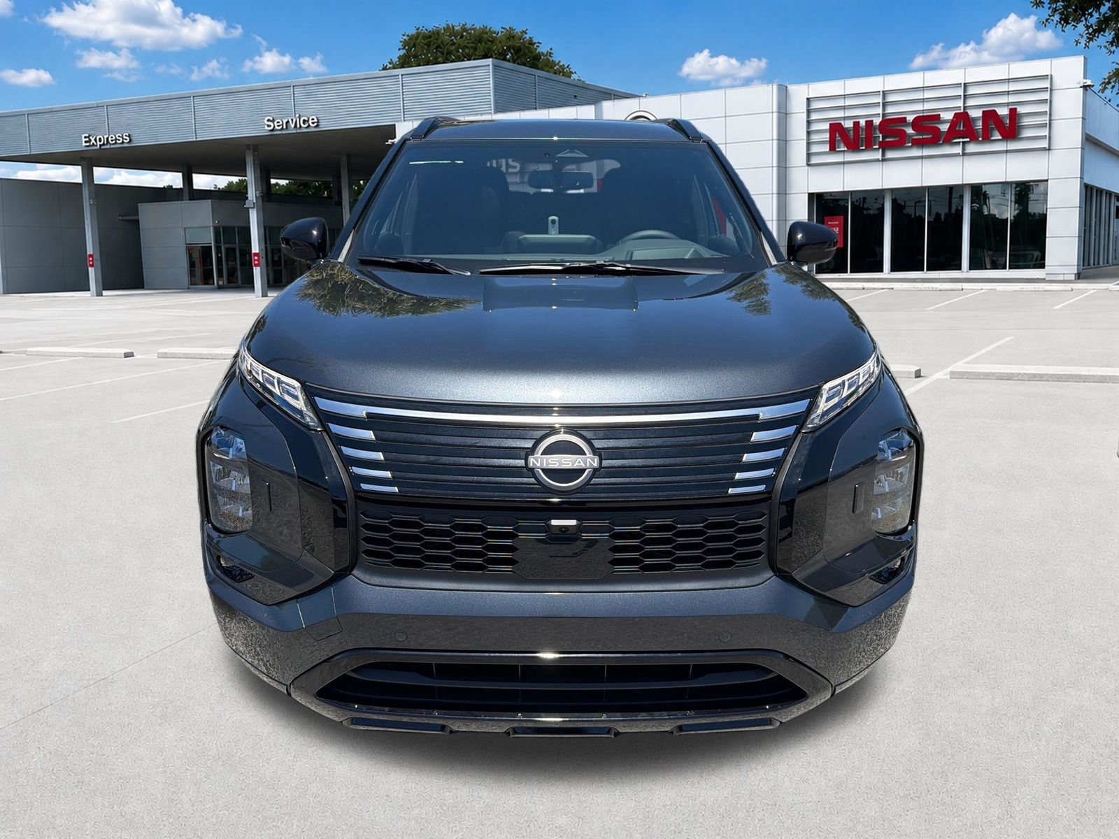 New 2026 Gray Nissan Platinum image 9