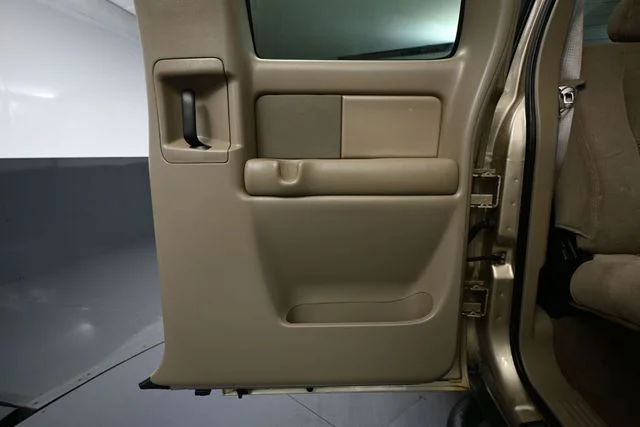 Used 2004 Beige Chevrolet Z71 image 30