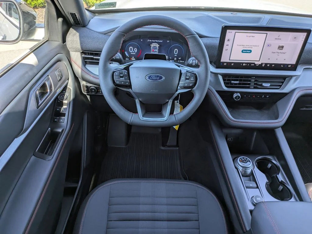 New 2026 Space White Metallic Ford ST-Line image 17
