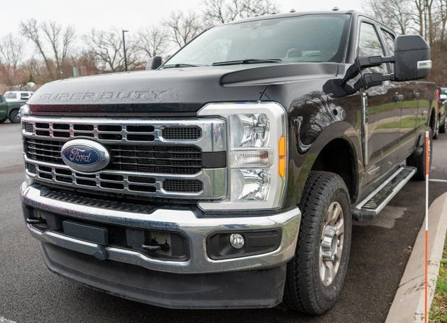 Used 2023 Agate Black Metallic Ford XLT image 1